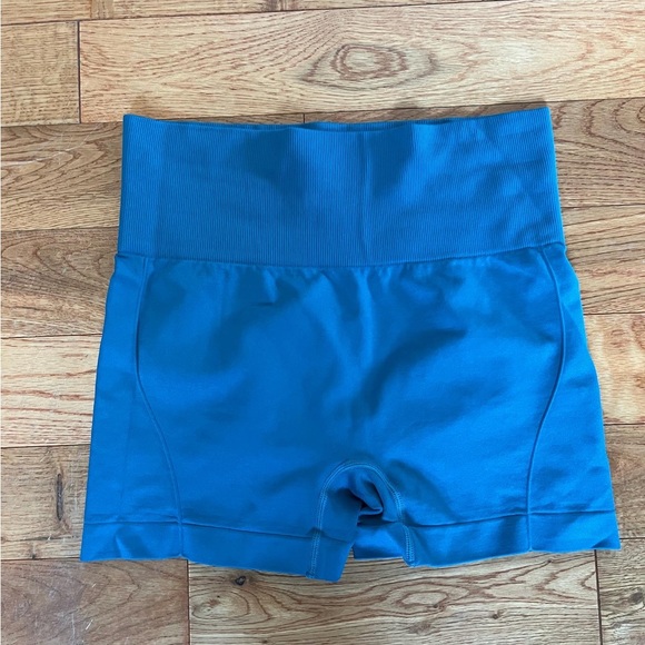 Athletic shorts - Picture 1 of 2